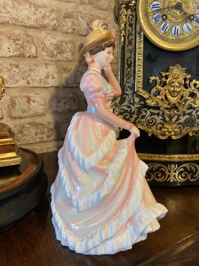 Royal Doulton figurine "Sharon "