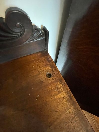 Antique Mahogany Veneer Sideboard / Chiffonier