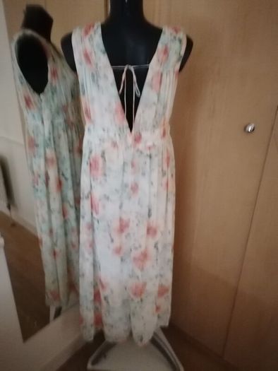Women's Dress NWT SIZE Medium