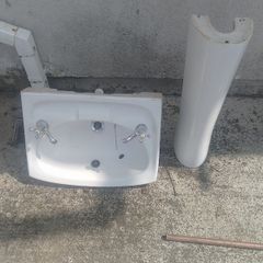 Sink, Toilet, Shower door