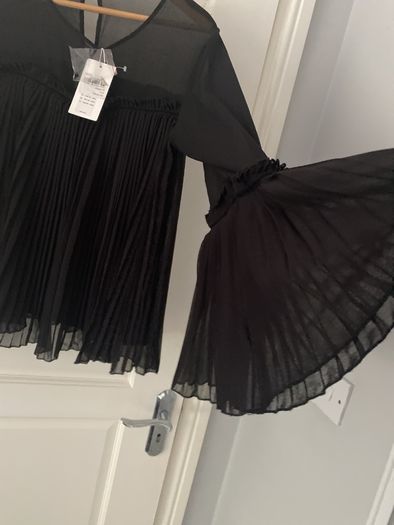 Beautiful sheer pleat ladies top, Vila