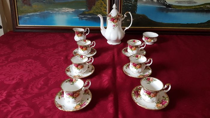 15 Piece Royal Albert Old Country Roses Bone China Gold Gilt Coffee Set For 6 Person Setting Made In England