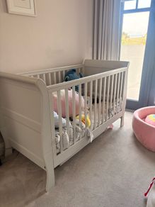 Mamas and papas sleigh cot and changing unit