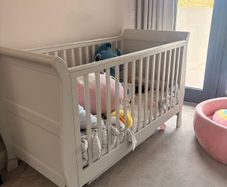 Mamas and papas sleigh cot and changing unit