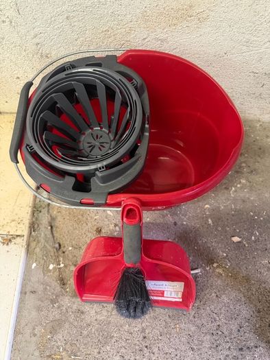 New Vileda Mop & Bucket and Dustpan Set