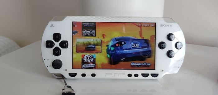 PSP 1004 White Modded 2 Batteries Original OSTENT new 64gb original charger