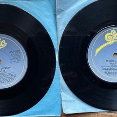 2 Michael Jackson Irish release singles beat it and billie Jean in vg+ condition