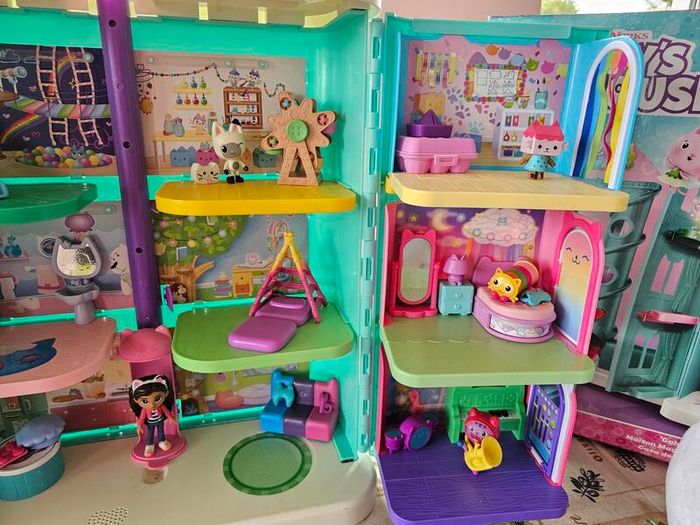 gabbys dollhouse
