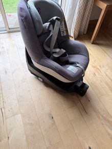 Maxi-Cosi Car Seat + 2wayFix ISOFIX Base