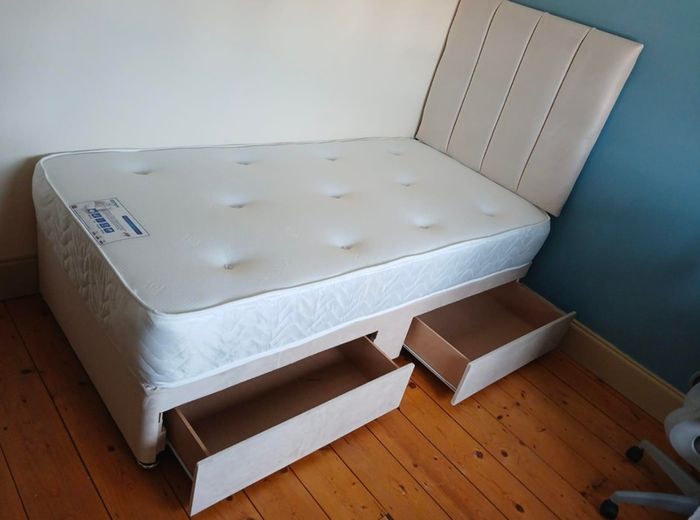 Single bed different headboards different Colors