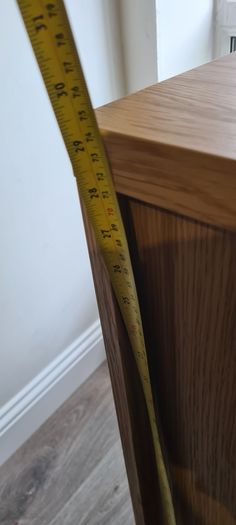 Tv Table like new, perfect condition very fancy!!!