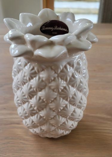 Toothbrush holder by Tommy Bahama