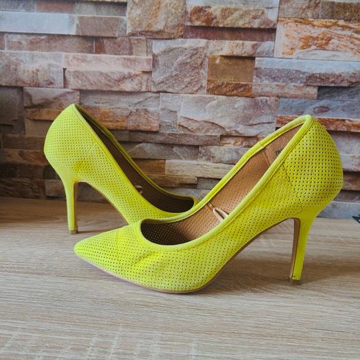 Yellow  Suede High Heels, size 6
