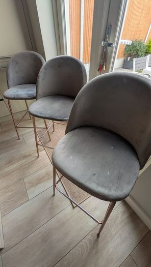 3 Pebble & Leaf Luxe Diamond Velvet Bar Stools