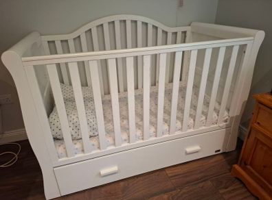 Br Baby white Oslo sleigh cot bed