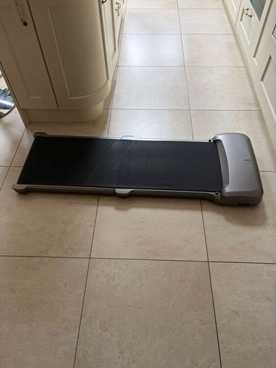 Foldable walking pad