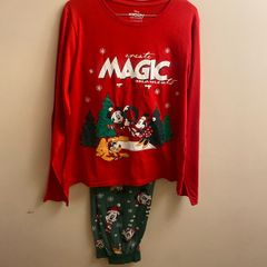 Christmas pyjamas (med)