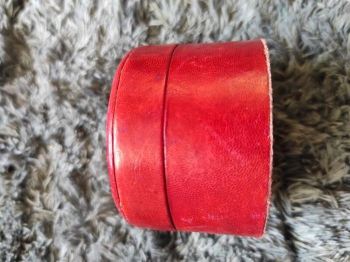 Genuine leather trinket box