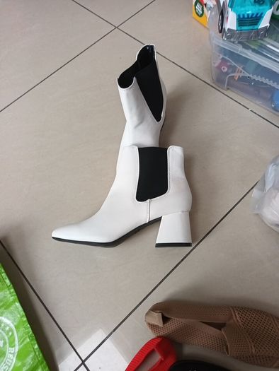 Primark  White Ankle Boots.  S.7.  New - No Tag.