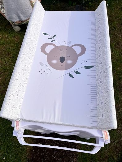 Baby changing table, with bath.