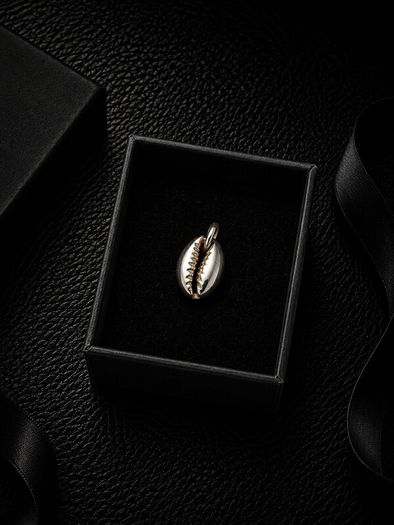 Vintage 925 Sterling Silver Cowrie Shell Charm Pendant