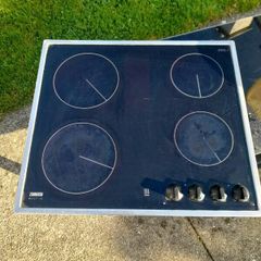 Wall oven and hob