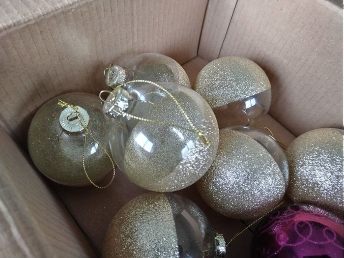 x1 Box of x12 Glass Baubles