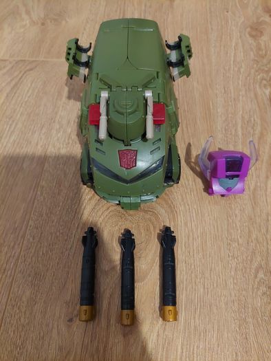 Transformer / toy / bulkhead