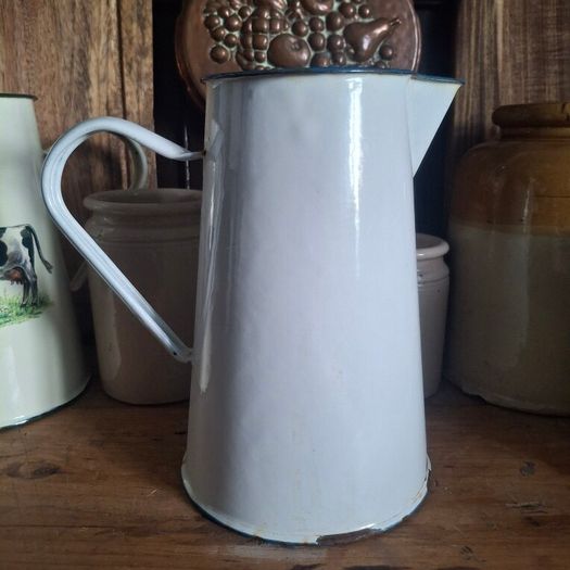 Vintage Enamel Jug (2 Litre)