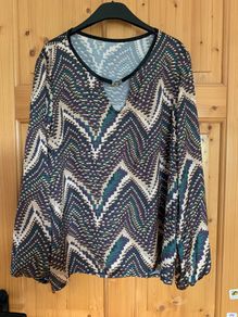 multicoloured blouse