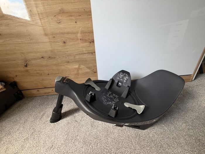 Cybex Cloud T I Size Car Seat & Base Bundle
