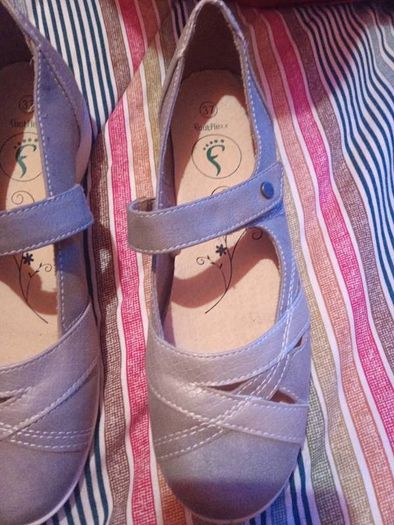 footflexx beige shoes, size 37