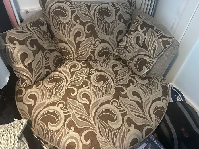 Swivel armchair