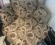 Swivel armchair