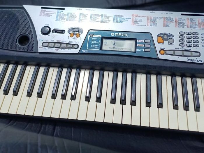 2 yamaha keyboard.2 keyboard cases.1 Herxules Double keyboard stand.2 keyboard power packs.