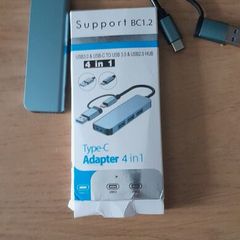 4 Port Adapter. Type C & USB Connection