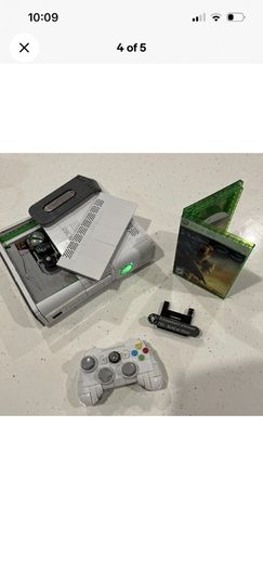 MEGA Microsoft Collectible Building Set, Xbox 360 Replica Model