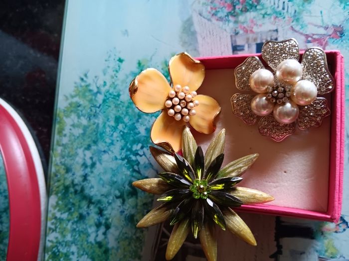 Vintage style brooches