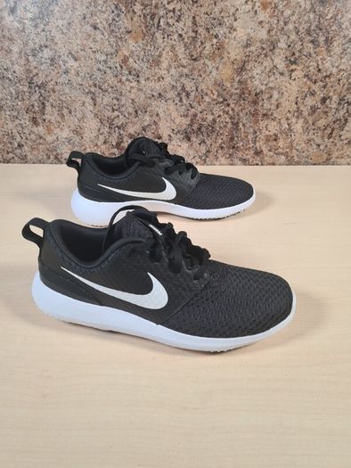 Boys NIKE ROSHE G golf trainers shoes spikeless Size UK 4.5 EU 37.5 (AT2)