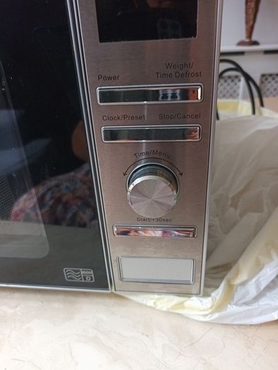 Dimplex Silver  Freestanding Microwave  Oven - Model   980353 - 20 Li