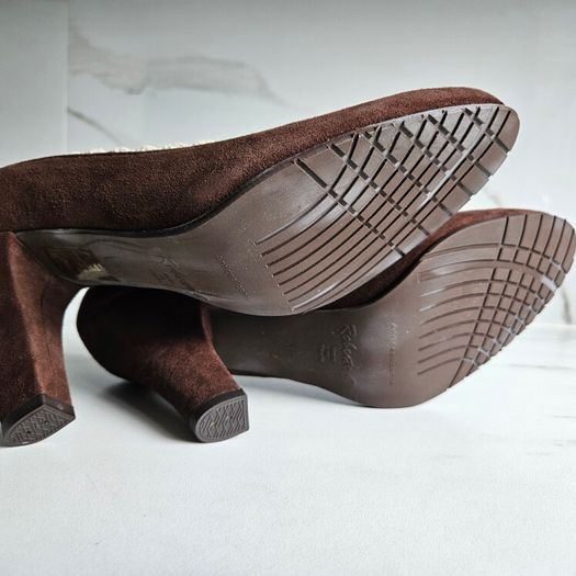 Ladies suede leather Roberto Gonzalez Spanish heeled shoes UK5 and UK6