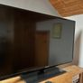 Blue Diamond 32" TV Image 3