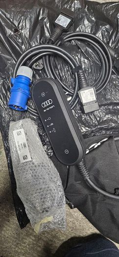 7 kV Brand New Original Audi etron Charging Cable portable EV Charger