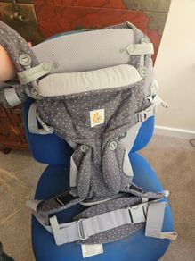 Ergobaby carrier omni 360 with newborn insert