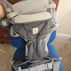 Ergobaby carrier omni 360 with newborn insert