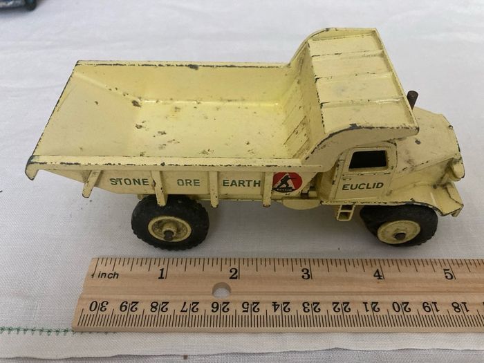 Dinky 965. Euclid rear dump truck. Great paintwork.