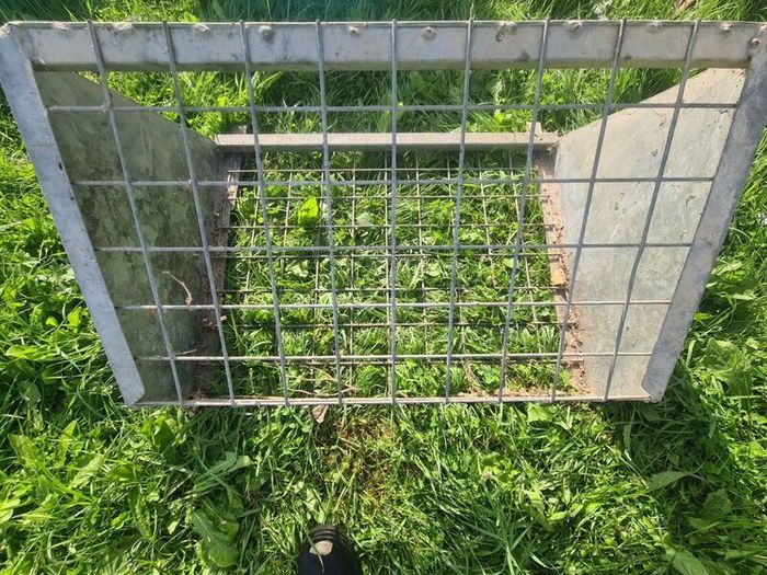JFC JFC 10 Teat Gate Feeder Trough & Hay Racks