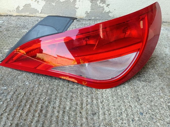 Mercedes benz CLA rear right light