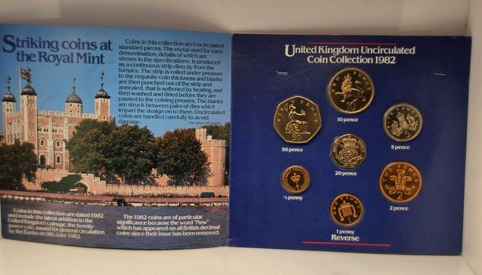 UK 1982 Beautiful Uncirculated Coin Set in Original Blister Pack