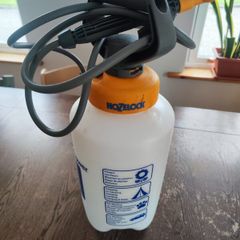 Hozelock PortaShower 7L Portable Outdoor Shower / Pressure Sprayer